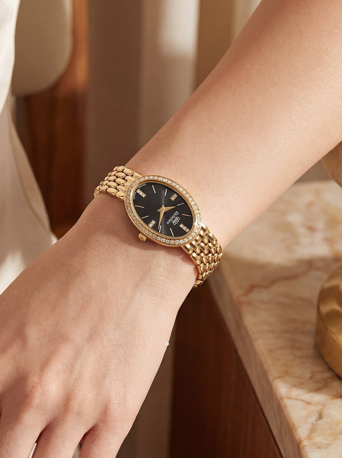 Allure Oval